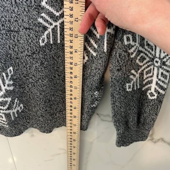 Lands End Grey Youth Sweater - Picture 5 of 7